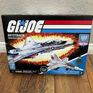 NEW Hasbro GI Joe Construction Sets SkyStriker Warplane + Mini Figure 10…
